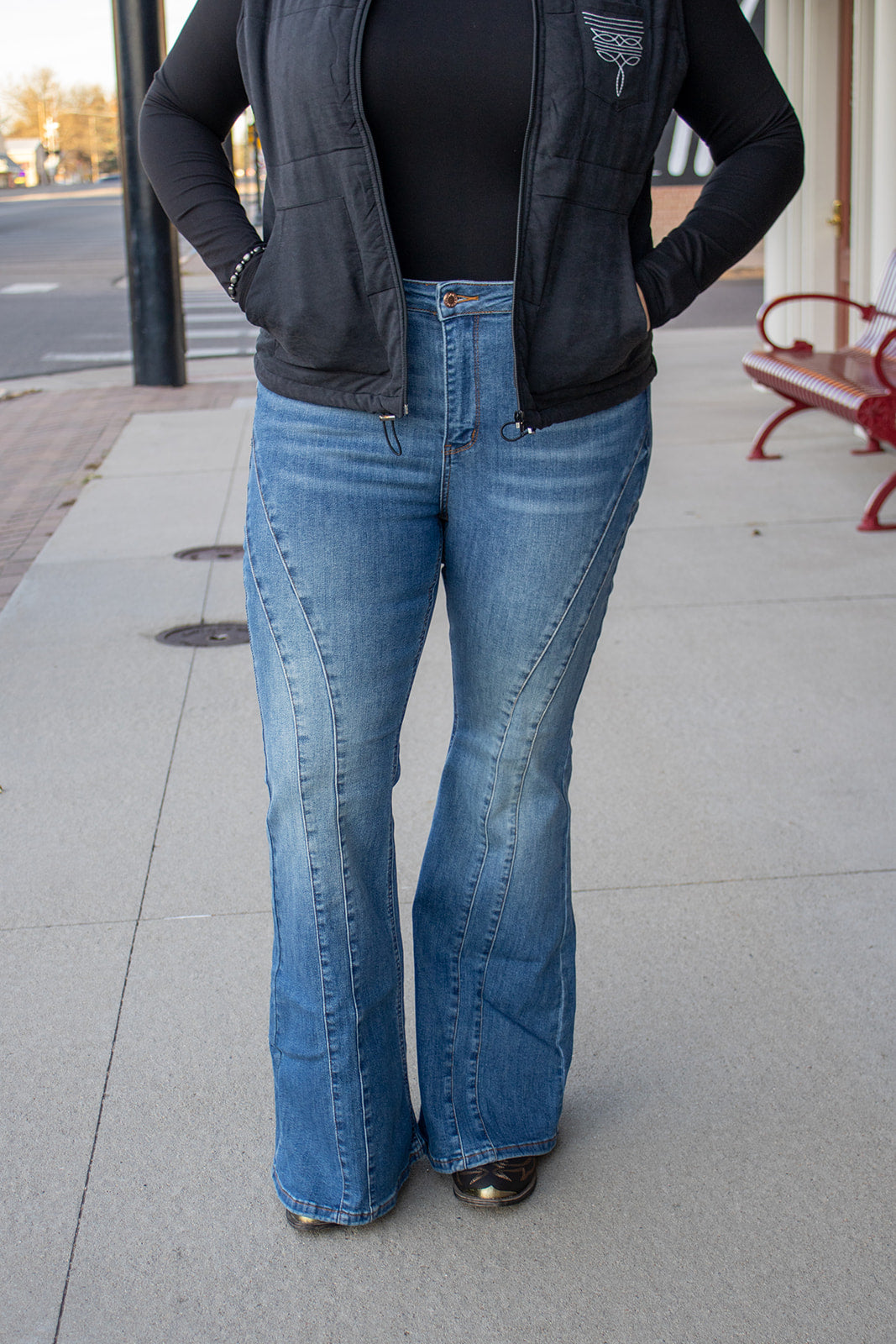 Judy Blue Golden Hour Mid Rise Flare (Plus)