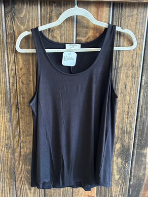 Flowy hem sleeveless tank top