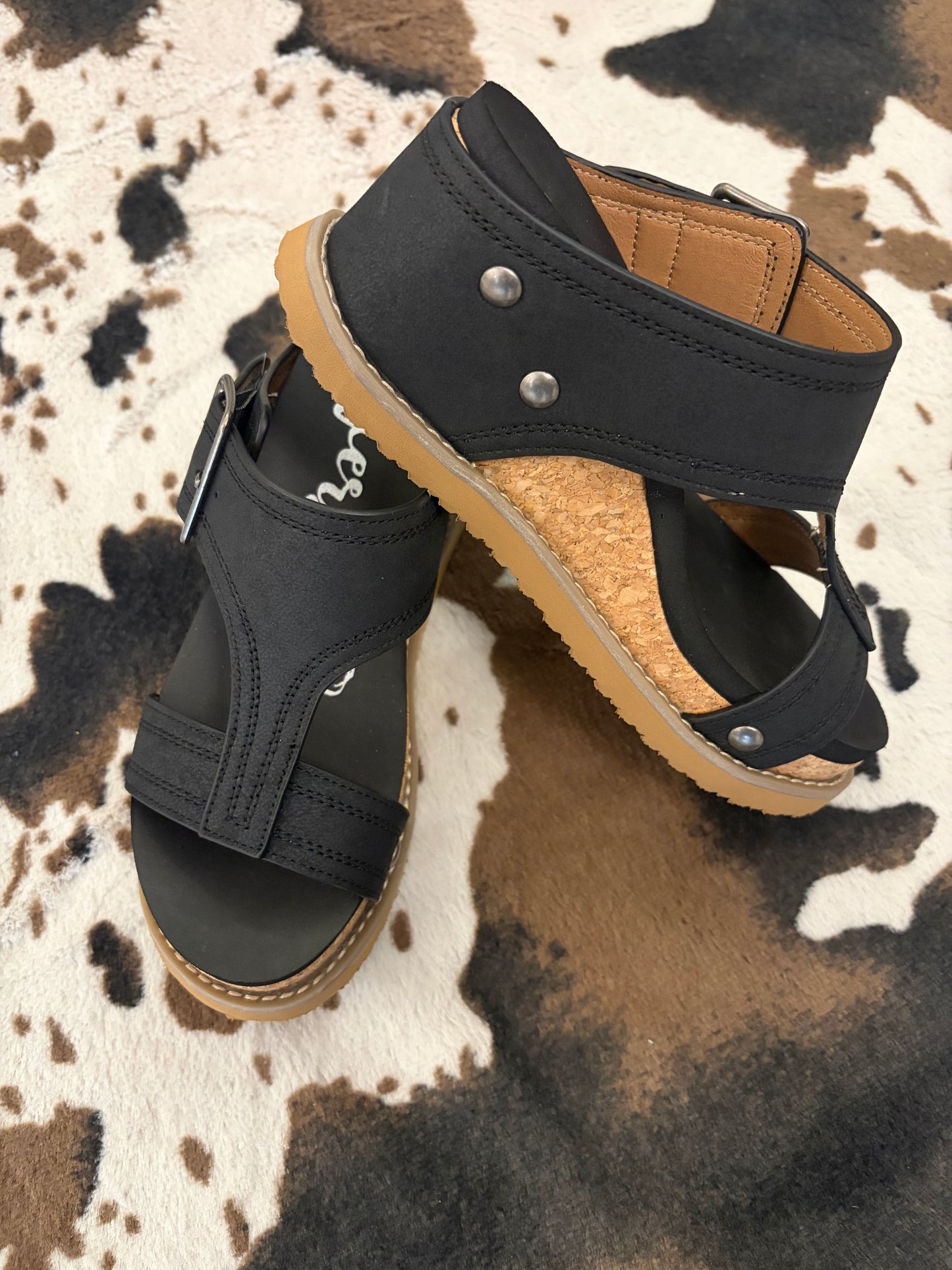 Elevate Slip on Wedge